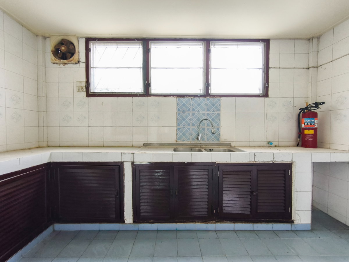 รูป  HUB-550 🚨ด่วน!! ทาวน์เฮ้าส์ 2 ชั้น🚨 ใกล้สถานี บางซื่อ เพียง 700 เมตร "หมู่บ้านวิมานทิพย์" เพียง 2.29 ล้าน ทำเลทองย่านบางซื่อ *0659174222* - รูปที่ 12/17