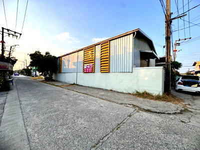 โรงงาน ถนนเทพารักษ์ : ขายถูกโกดังหลังมุม ออกแบบตกแต่งใหม่ทั้งหลัง บางปูนคร1/2 พร้อมสำนักงาน (N.1462)