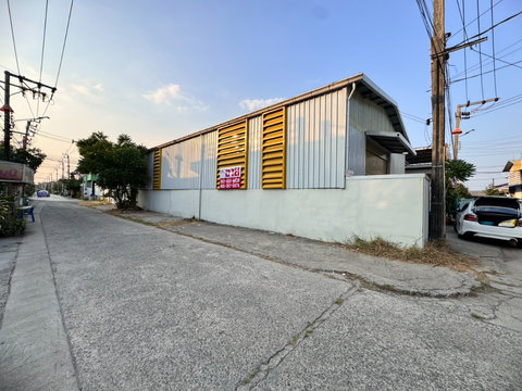 ขายถูกโกดังหลังมุม ออกแบบตกแต่งใหม่ทั้งหลัง บางปูนคร1/2 พร้อมสำนักงาน (N.1462)