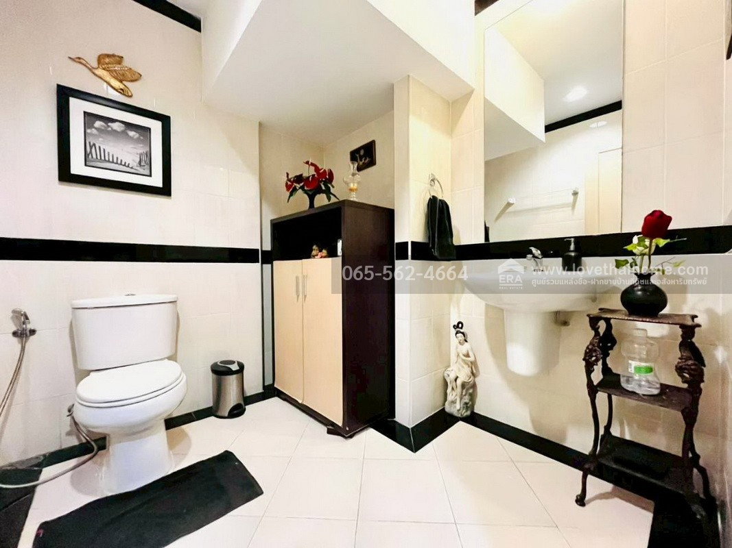 รูป ทาวน์โฮม 3 ชั้น หมู่บ้านกลางเมือง บริติช ทาวน์ ศรีนครินทร์ ซ.ศรีด่าน24 ศรีนครินทร์ พื้นที่ 20.8 ตรว. สวยพร้อมอยู่ - รูปที่ 15/24