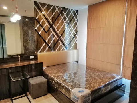 For Rent  🏢✨  Life Asoke Near MRT Phetchaburi Interested, add Line @255ghzjq. Add @ too. ꔛ