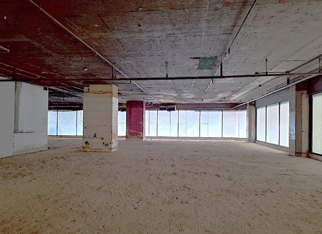 picture Large Retail Space for Rent on Silom Road 🔥 Special Price 🔥 ** NO CO-AGENT ** - 1/6