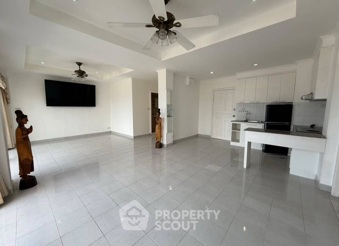 รูป คอนโด 2-ห้องนอน ที่ โกลเด้น พัทยา คอนโดมิเนียม ใกล้ ชายหาดนาเกลือ (ID 2773715) - รูปที่ 2/14