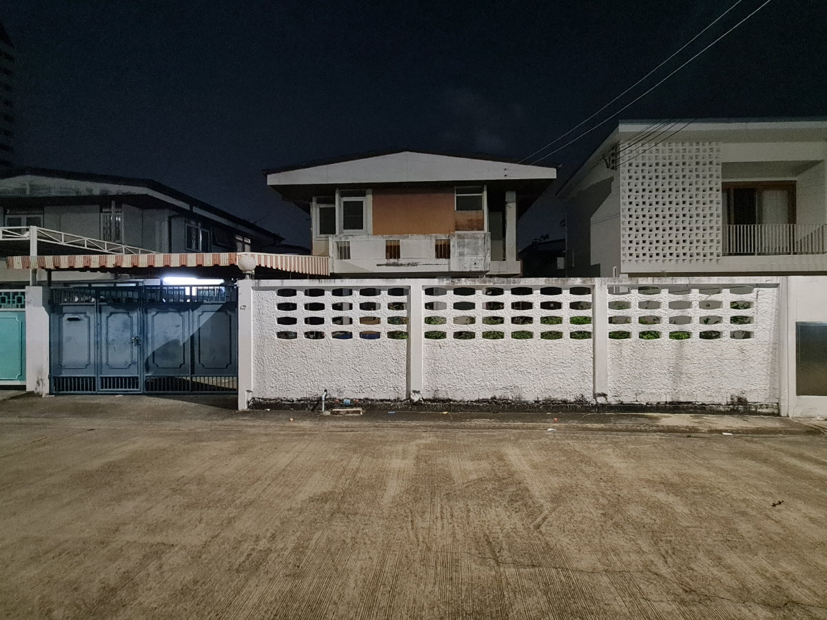 รูป ให้เช่าบ้านเดี่ยวตามสภาพ 6 ซอย 6 หมู่บ้านเสรี 2 (รามคำแหง 24 แยก 28) สังคมดี, บรรยากาศดี, เดินทางสะดวกมากๆๆ - รูปที่ 4/10