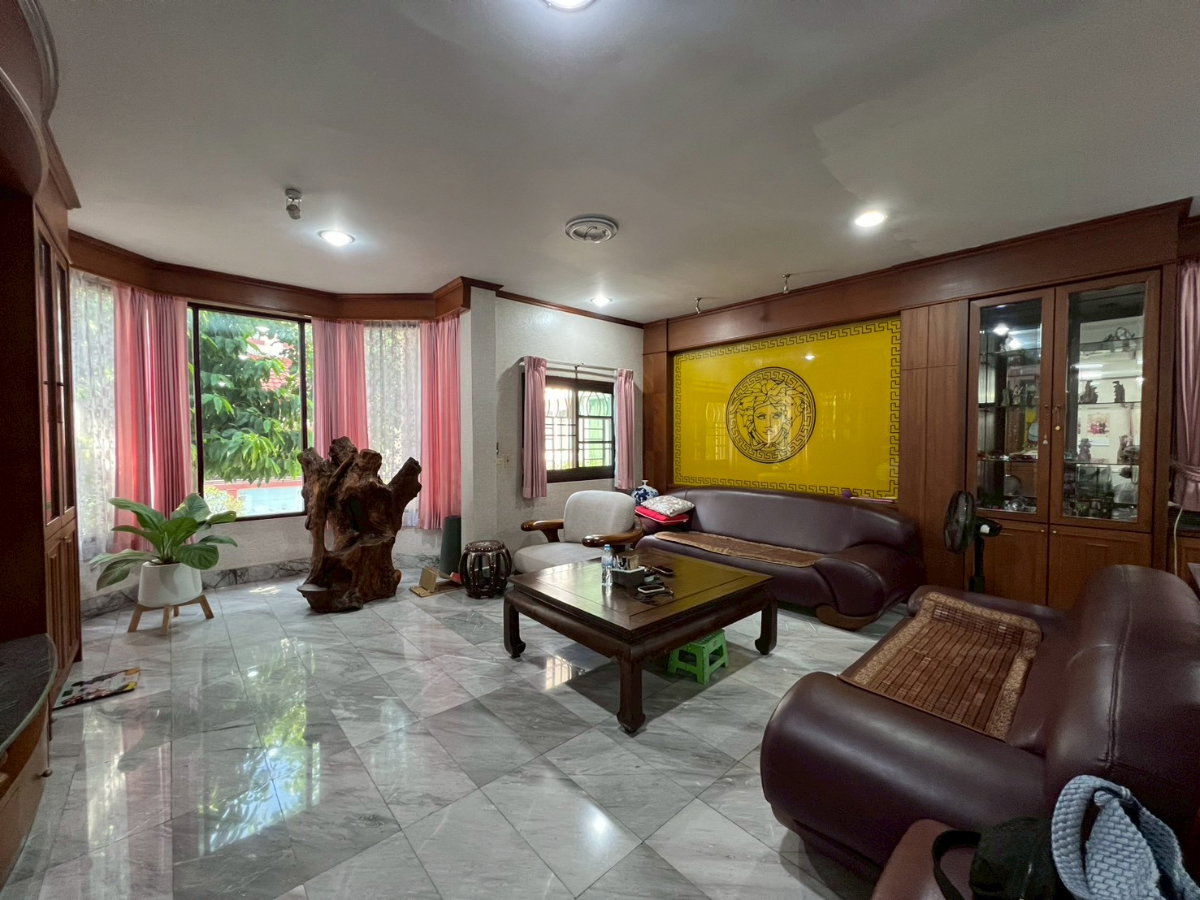 รูป 📍 ขาย หมูบ้านปรีชา ทำเลศรีนครินทร์ | บ้านกว้างอยู่สบาย ราคาดีคุ้มค่า | ใกล้ห้างและสิ่งอำนวยความสะดวก  - รูปที่ 21/31