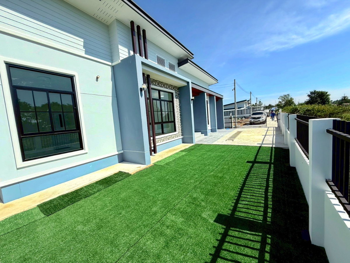 รูป ขายบ้านเดี่ยวโมเดิร์น หลังสุดท้าย  3ห้องนอน 2 ห้องน้ำ 2 ที่จอดรถ พนัสนิคม ชลบุรี - รูปที่ 6/33