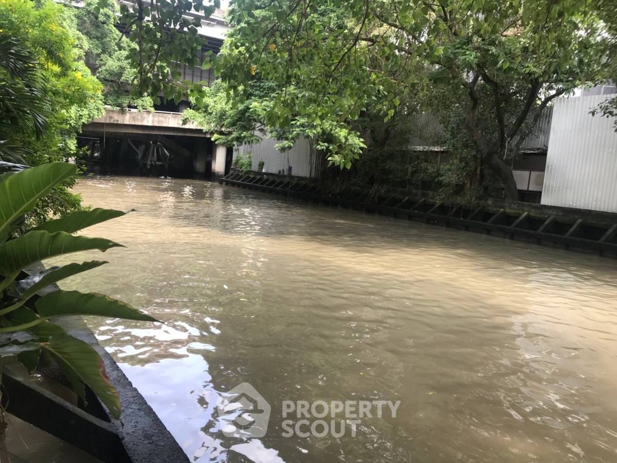 รูป คอนโด 1-ห้องนอน ที่ วิทยุ คอมเพล็กซ์ คอนโดมิเนียม ใกล้ BTS เพลินจิต (ID 882029) - รูปที่ 2/14