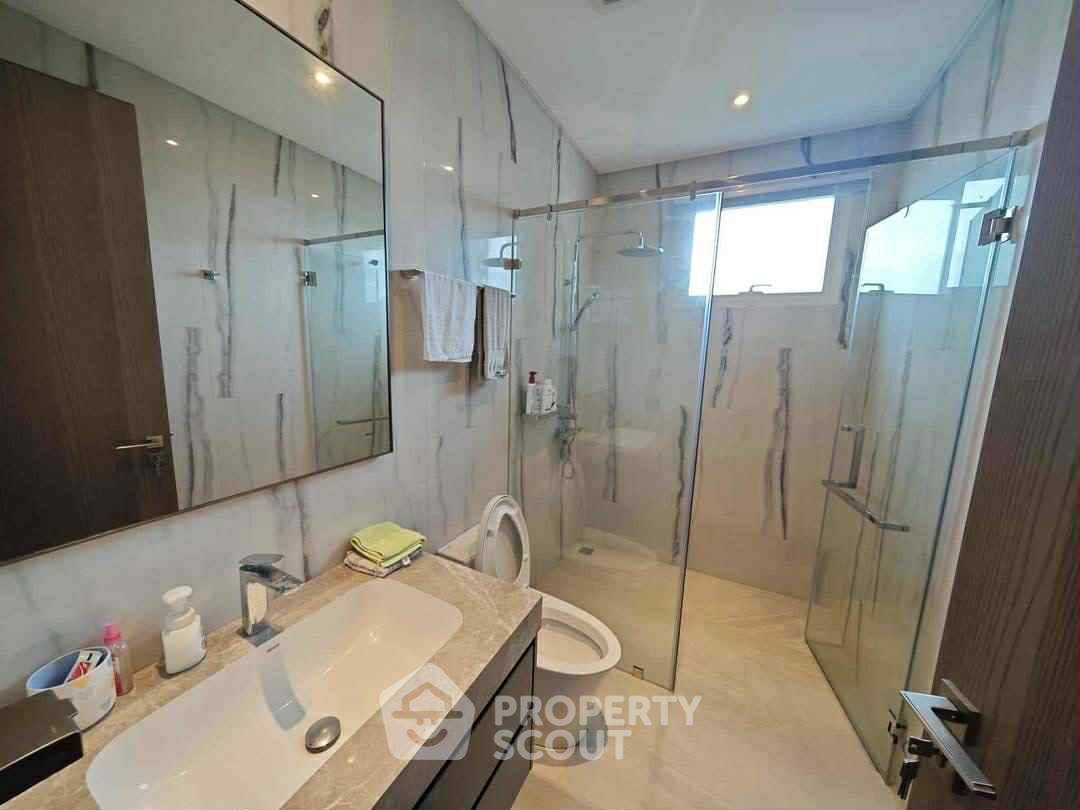 รูป คอนโด 2-ห้องนอน ที่ รีเฟล็คชั่น จอมเทียน บีช พัทยา ใกล้ เมืองพัทยา (ID 2282592) - รูปที่ 9/10