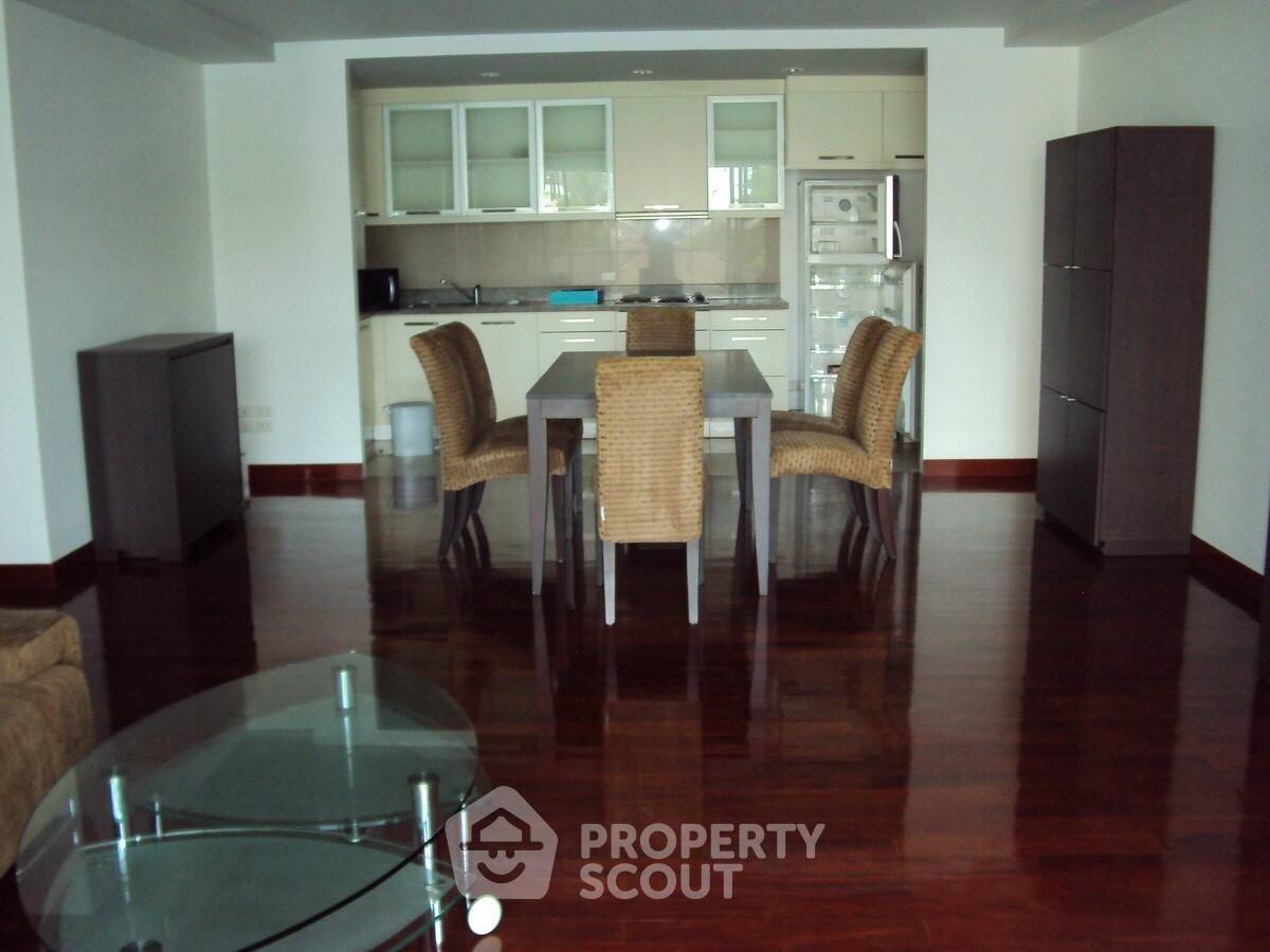 รูป คอนโด 2-ห้องนอน ที่ เออร์บานา สุขุมวิท 15 ใกล้ BTS นานา (ID 510142) - รูปที่ 3/10