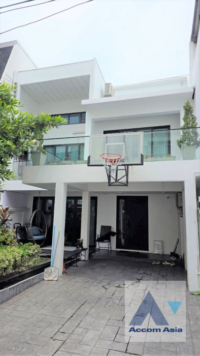 picture 🔼🔽 AccomA 📩  3 BR House in Khlong Tan Nuea (AA45804) - 2/11