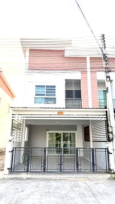 Townhouses for sale Chonburi : 3 Bedroom Townhouse for Sale East Pattaya