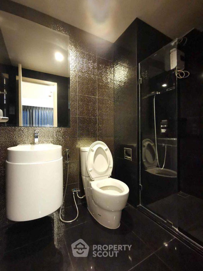 รูป คอนโด 1-ห้องนอน ที่ ริทึ่ม สุขุมวิท 36-38 ใกล้ BTS ทองหล่อ (ID 415662) - รูปที่ 8/9