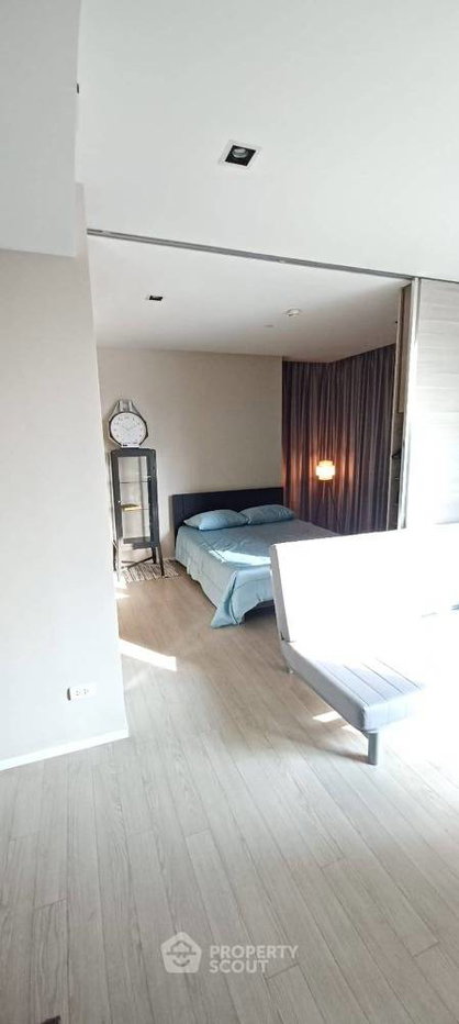 รูป คอนโด 1-ห้องนอน ที่ เดอะ รูม สุขุมวิท 21 ใกล้ MRT สุขุมวิท (ID 1385694) - รูปที่ 4/10