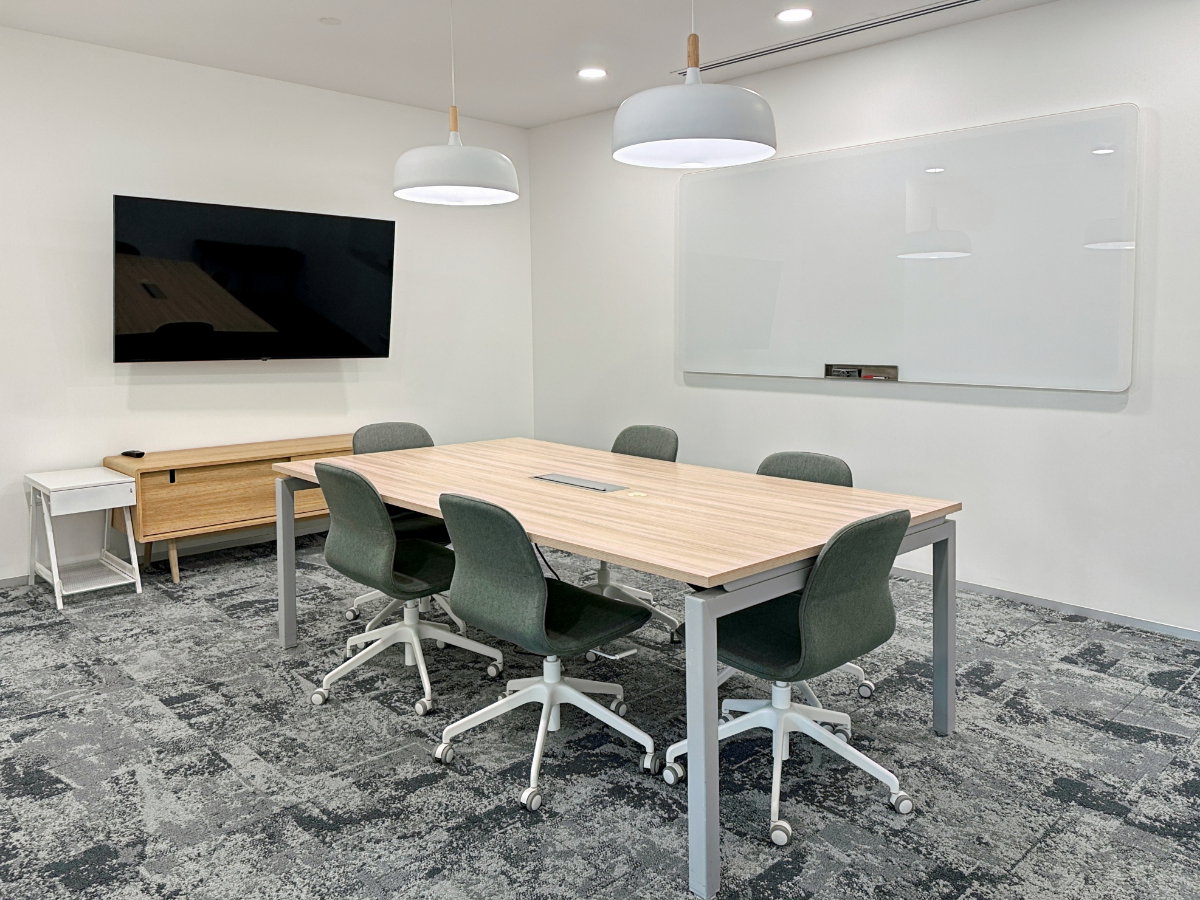 picture Private office space for 2 persons in Regus Central Tower - 5/5