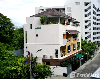 ทาวน์โฮม กรุงเทพมหานคร : ขาย ทาวน์เฮ้าส์ 8 ห้องนอน ใน พระโขนงเหนือ, กรุงเทพมหานคร 6156103