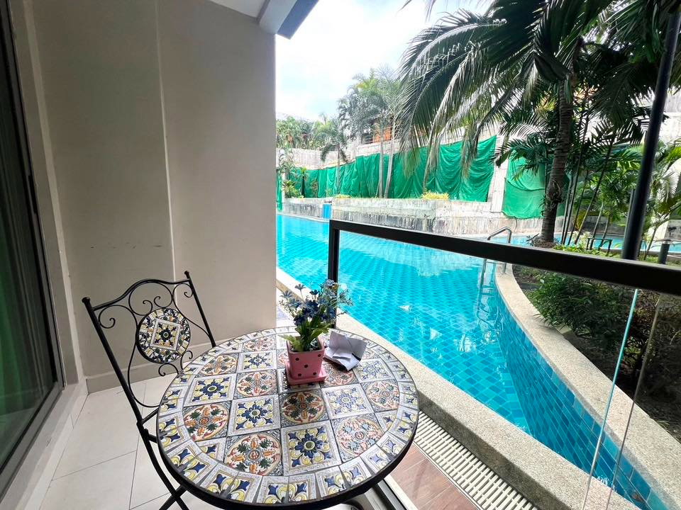 รูป Pool Access รีสอร์ทสไตล์คอนโดมัลดีฟคอนโด จอมเทียนพัทยา สตูดิโอ เดินลงสระได้จากระเบียงห้อง โควต้าต่างชาติ  - รูปที่ 2/6