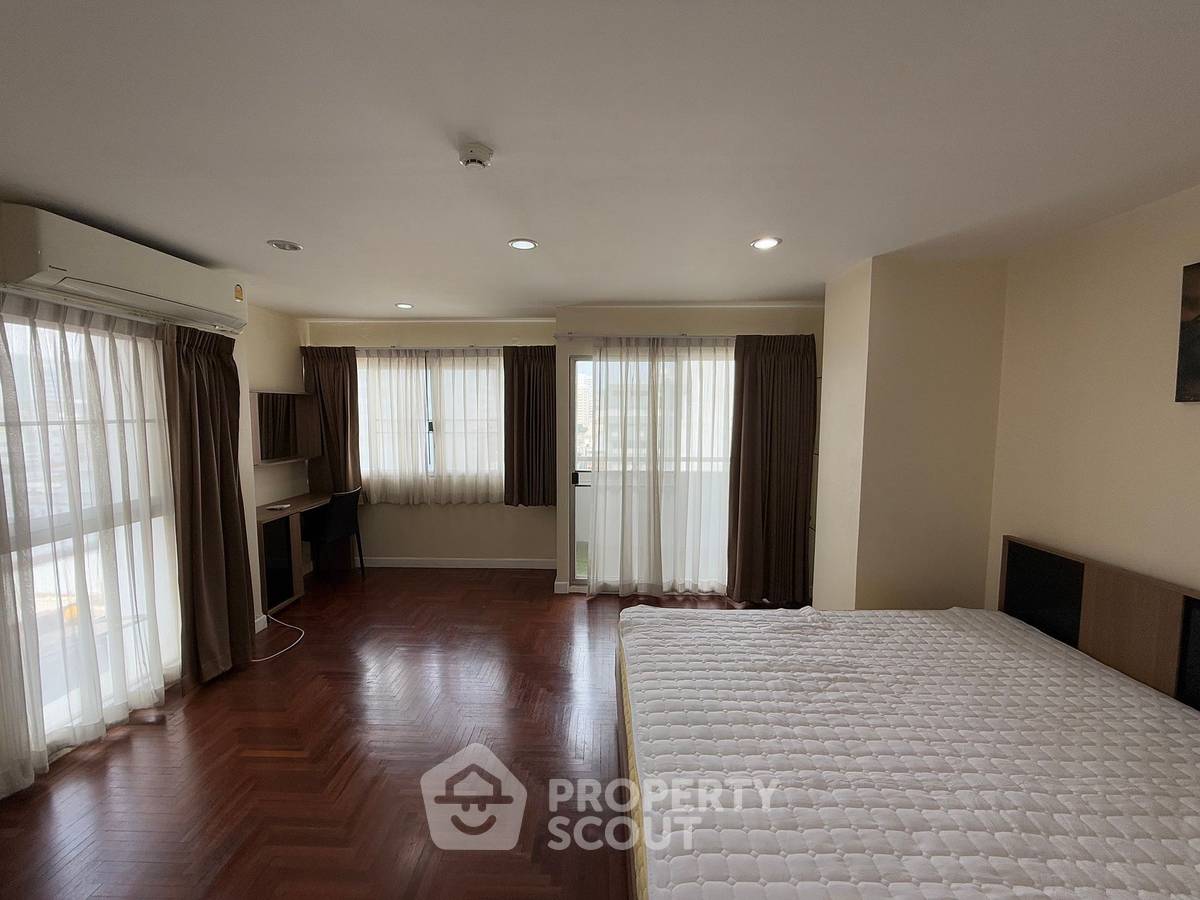 picture 2-BR Condo at Silom Condominium near BTS Sala Daeng (ID 805732) - 12/18