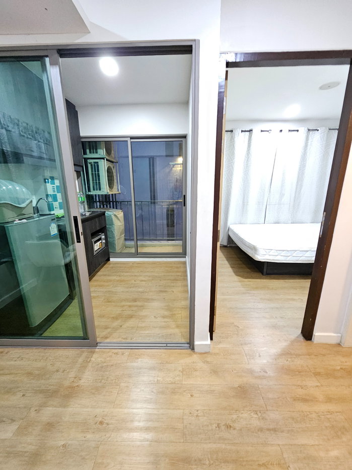 รูป เอ​ส​ต้า​ ขอคนพักไว​ ใกล้​รถไฟฟ้า​บีทีเอส​สถานี​สายหยุด​ - รูปที่ 6/17