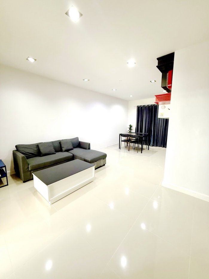 รูป R0964 | ให้เช่า ทาวน์โฮม 2 ชั้น แปลงมุม จากเซ็นทรัลแอร์พอร์ต-สนามบินเชียงใหม่ 9 นาที - รูปที่ 2/11