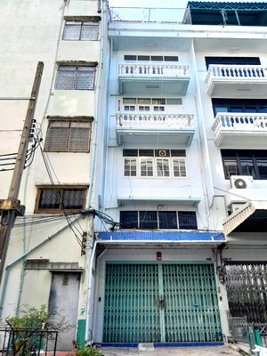 อาคารพาณิชย์ ถนนสาทรเหนือ : ขายอาคารพาณิชย์ 4 ชั้น ซอยจันทน์ 18/7 แยก 4 (เซ็นต์หลุยส์ 3)