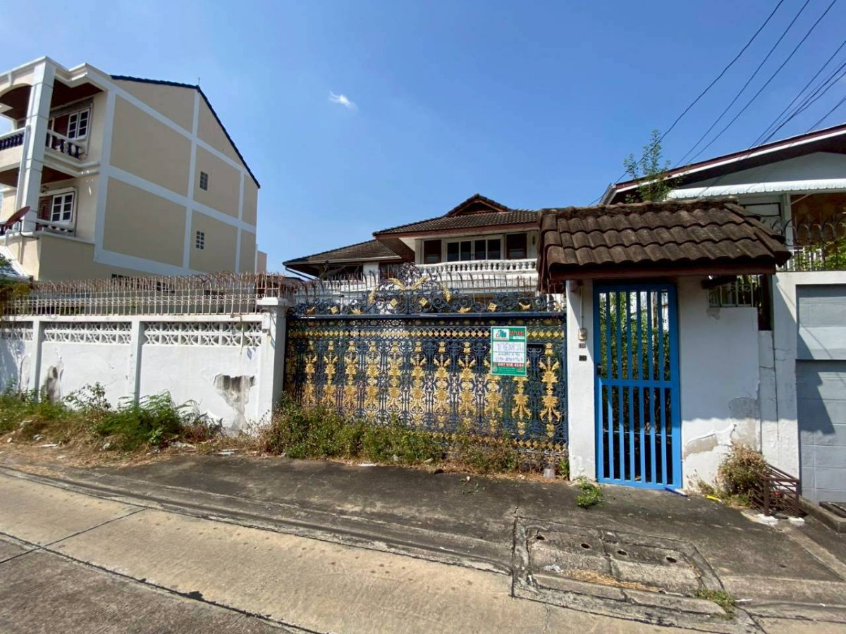 รูป ขายด่วน! บ้านเดี่ยว 100 ตร.ว. ใจกลางลาดพร้าว ซอย 97-99 ใกล้รถไฟฟ้าสายสีเหลือง - รูปที่ 1/11