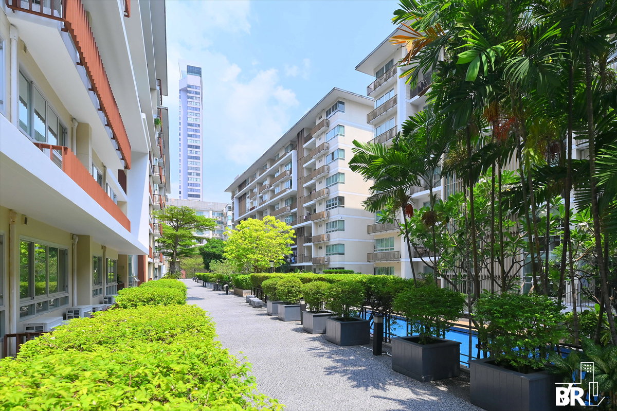 รูป  Rare Low-Rise Unit 💎 The Clover Thonglor, Quiet & Green in City Center 🌿ใกล้ BTS ทองหล่อ  - รูปที่ 3/5