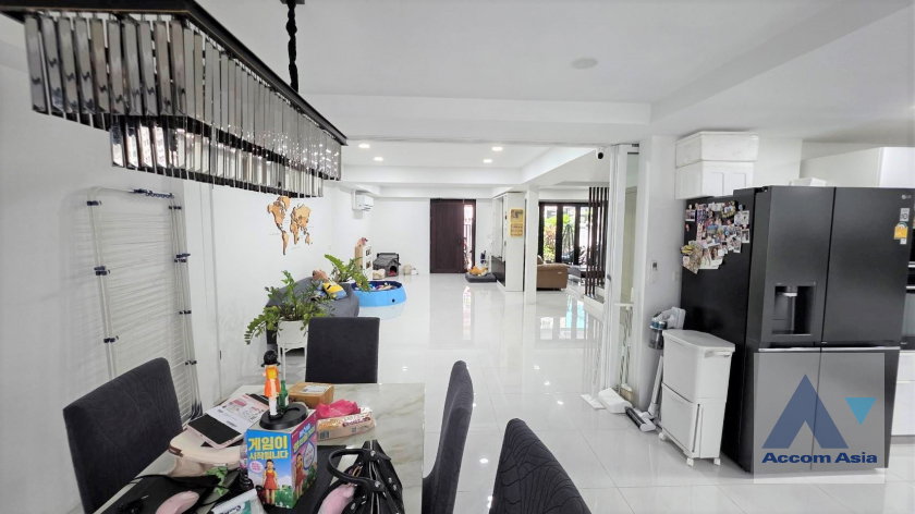 picture 🔼🔽 AccomA 📩  3 BR House in Khlong Tan Nuea (AA45804) - 4/11