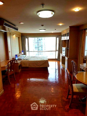 คอนโดให้เช่า : คอนโด 1-ห้องนอน ที่ สุขุมวิท สวีท คอนโดมิเนียม ใกล้ BTS นานา (ID 469740)