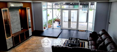 Houses for rent Phatthanakan Road : 4-BR House close to Sukhumvit (ID 851591)