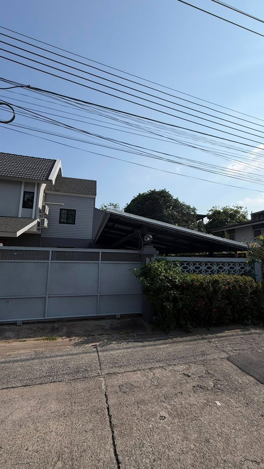 รูป 🌿 **VR0236 บ้านเดี่ยวสวนส่วนตัว รัชดาภิเษก 32**🚇 **ใกล้รถไฟฟ้า** MRT ลาดพร้าว (ประมาณ 2.5 กม.) - รูปที่ 3/8