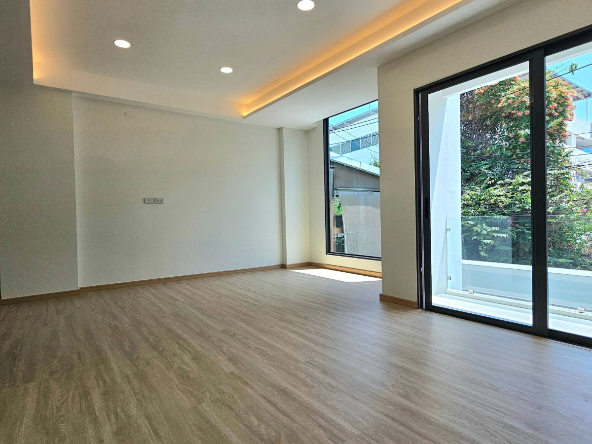 รูป R116 🏡✨ ขายด่วน บ้านเดี่ยว ทำเลรัชโยธิน – พหล 23 ใกล้ Central ลาดพร้าว / ใกล้ BTS พหลโยธิน เพียง 11.9 ลบ.  - รูปที่ 4/5