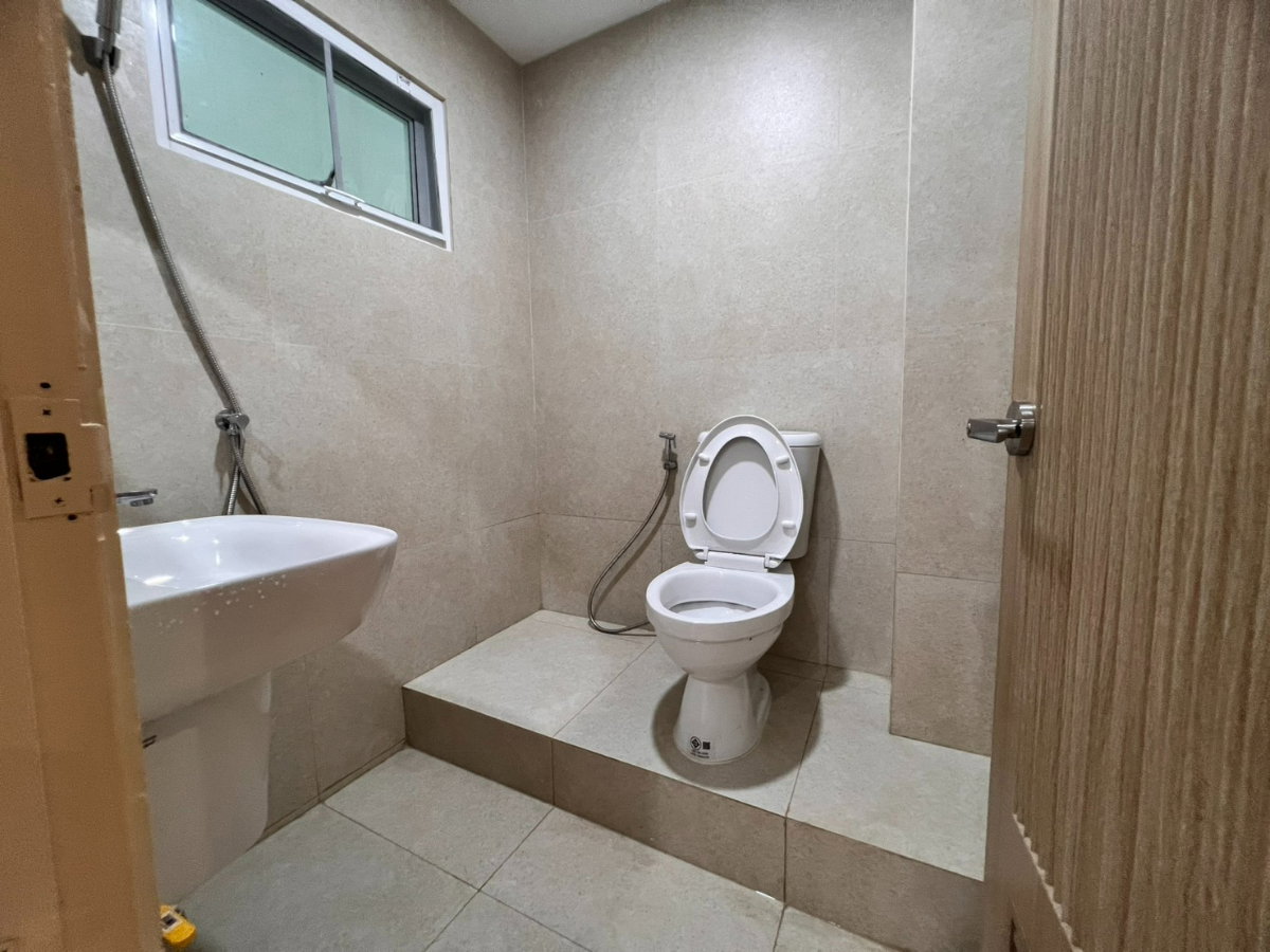 รูป ขายทาวน์โฮมตกแต่งใหม่ : ซอยจรัญสนิทวงศ์ 35 ขนาด 22.6 ตารางวา พื้นที่ใช้สอย 160 ตรม. 3 ห้องนอน 2 ห้องน้ำ - รูปที่ 13/22