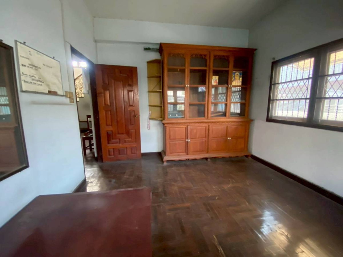 รูป ขายด่วน! บ้านเดี่ยว 100 ตร.ว. ใจกลางลาดพร้าว ซอย 97-99 ใกล้รถไฟฟ้าสายสีเหลือง - รูปที่ 11/11