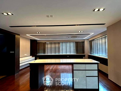 Condos for sale Central Silom : 4-BR Condo at CU Terrace near BTS National Stadium (ID 1811490)