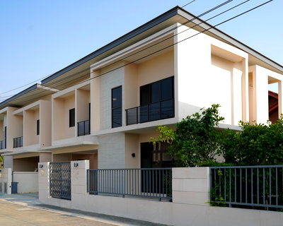 ขายบ้านเดี่ยว : ขายบ้านเดี่ยว 2 ชั้น ฟังก์ชันครบ พร้อมอยู่ 459/32 นัดเข้าชมบ้าน โทร. 093 996 6742