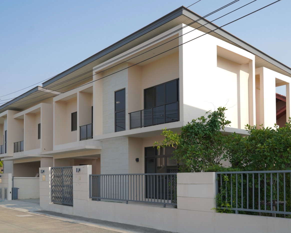 รูป ขายบ้านเดี่ยว 2 ชั้น ฟังก์ชันครบ พร้อมอยู่ 459/32 นัดเข้าชมบ้าน โทร. 093 996 6742 - รูปที่ 1/8