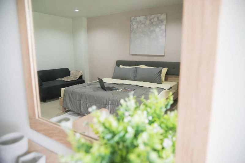 รูป ขายคอนโด Grand Park Town เหม่งจ๋าย-รัชดา เฟอร์นิเจอร์และเครื่องใช้ไฟฟ้าครบ ตกแต่งพร้อมเข้าอยู่  ใกล้ MRT ห้วยขวาง -SW000053 - รูปที่ 8/12