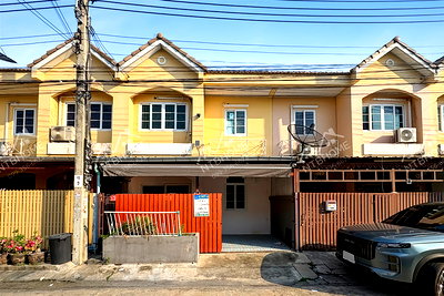 เช่าทาวน์โฮม บางบัวทอง นนทบุรี : ขาย-ให้เช่า ทาวน์โฮม 2 ชั้น บัวทองธานี 14 บางบัวทอง ต่อเติมครบพร้อมอยู่ ทำเลดีในซอยจันทร์ทองเอี่ยม