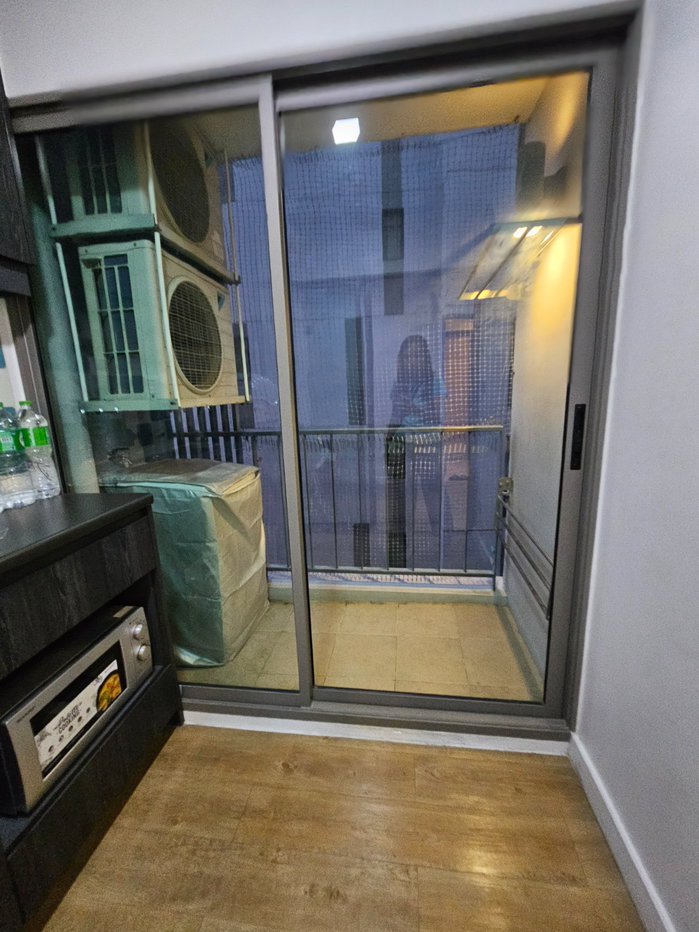 รูป เอ​ส​ต้า​ ขอคนพักไว​ ใกล้​รถไฟฟ้า​บีทีเอส​สถานี​สายหยุด​ - รูปที่ 9/17