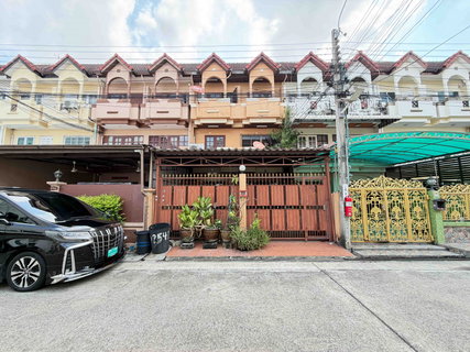 ขาย ทาวน์โฮม 3 ชั้น ฐิติพร พัฒนาการ 29 ใกล้สนามบินสุวรรณภมิ 33 ตรว 3 ชั้น เหมาะออฟฟิศ