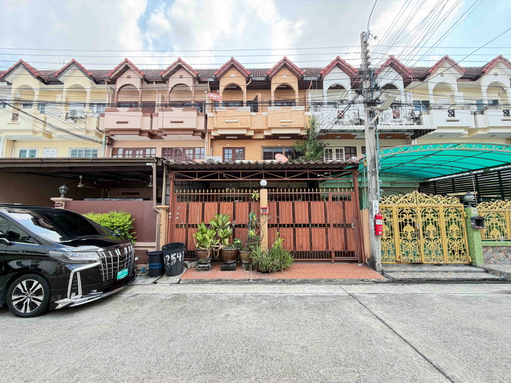 รูป ขาย ทาวน์โฮม 3 ชั้น ฐิติพร พัฒนาการ 29 ใกล้สนามบินสุวรรณภมิ 33 ตรว 3 ชั้น เหมาะออฟฟิศ - รูปที่ 1/12