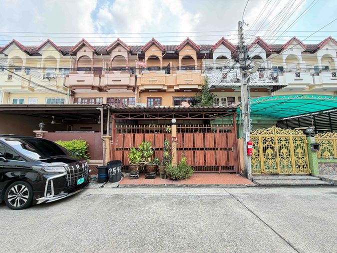 ขายทาวน์โฮม 4 ห้องนอน 300 ตร.ม. 33 ตร.ว. บ้านฐิติพร พัฒนาการ 29