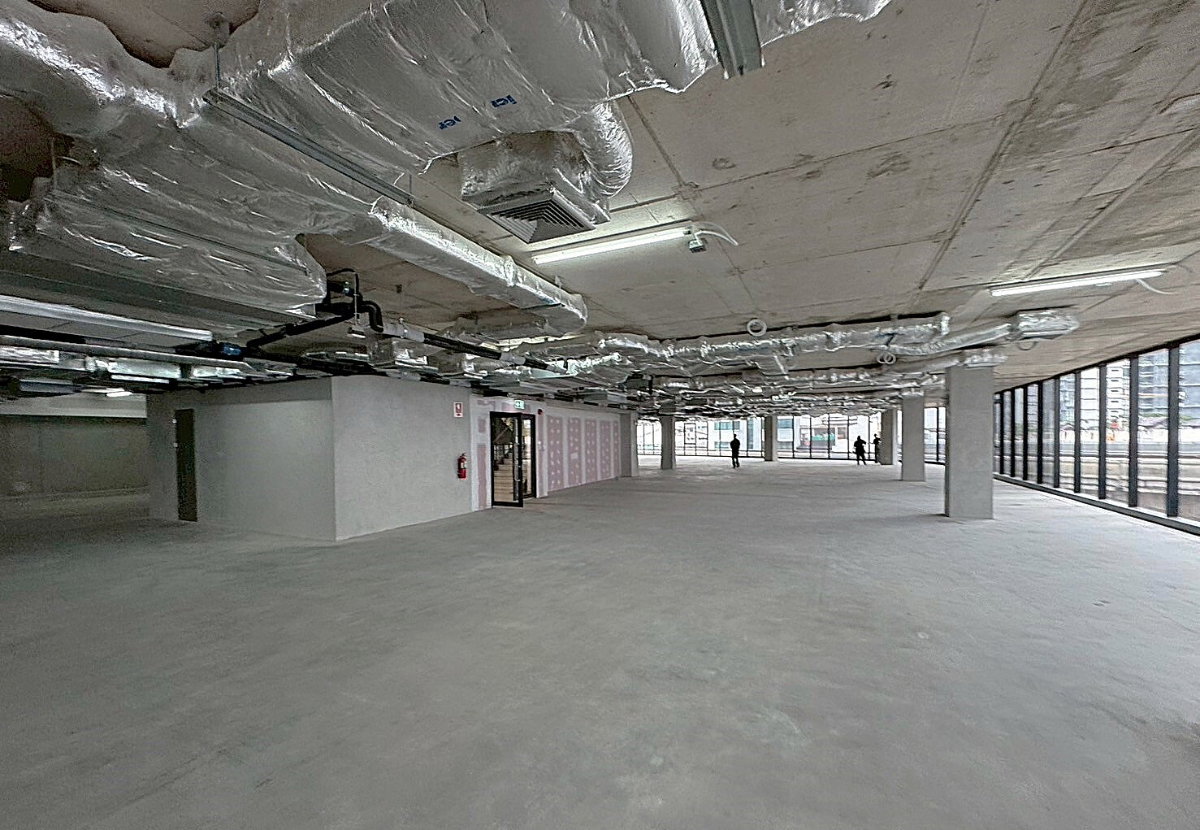 รูป พื้นที่ให้เช่าริมถนนสุขุมวิท เหมาะทำธุรกิจทุกประเภท เช่น ร้านอาหาร สปา บาร์ ฯลฯ ** NO CO-AGENT ** - รูปที่ 1/6