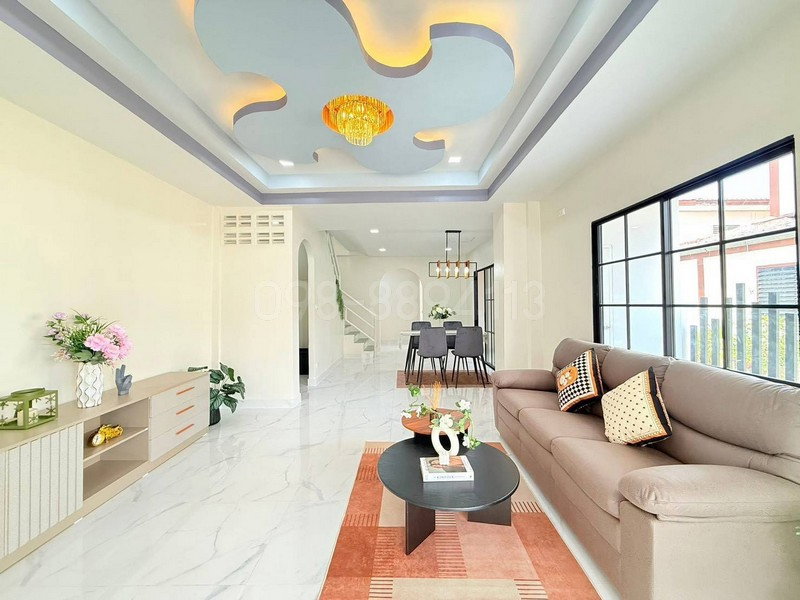 รูป ขายทาวน์เฮ้าส์ 2 ชั้น หมู่บ้านวงศกร3 ซอย 5 หนองระแหง 3 เนื้อที่ 27 ตรว 3นอน 2น้ำ แถมฟรีเฟอร์นิเจอร์ห้องรับแขก - รูปที่ 3/8