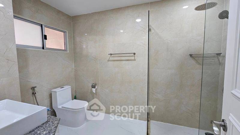 picture 2-BR Condo at Nordic Residence close to Phratamnak (ID 1531310) - 13/17