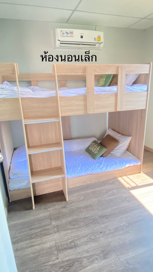 รูป ให้เช่าบ้านพร้อมสระว่ายน้ำ พื้นที่กว้าง100ตรว. พร้อมเฟอร์นิเจอร์และเครื่องใช้ไฟฟ้าครบ เข้าอยู่ได้ เมษายน ใกล้สุวรรณภูมิ  - รูปที่ 16/17