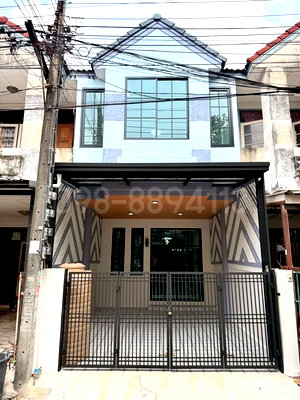 Townhouses for sale Rittiyawannalai 2 School : FOR SALE  TOWNHOUSE PROPERTY  2090000 BAHT.