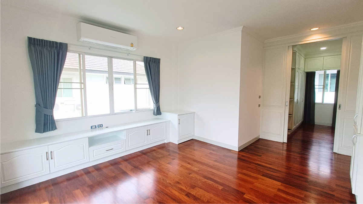 รูป ขาย พร้อมผู้เช่า yield 7.5%+ หมู่บ้านณุศาศิริ พระราม9-กรุงเทพกรีฑา มีลิฟท์ มีห้องแม่บ้าน 91 ตร.ว.  4ห้องนอน 4ห้องน้ำ  - รูปที่ 5/17