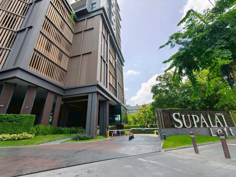 คอนโดศุภาลัย ลอฟท์ ประชาธิปก-วงเวียนใหญ่ ถนนประชาธิปก แขวงสมเด็จเจ้าพระยา เขตคลองสาน กรุงเทพมหานคร