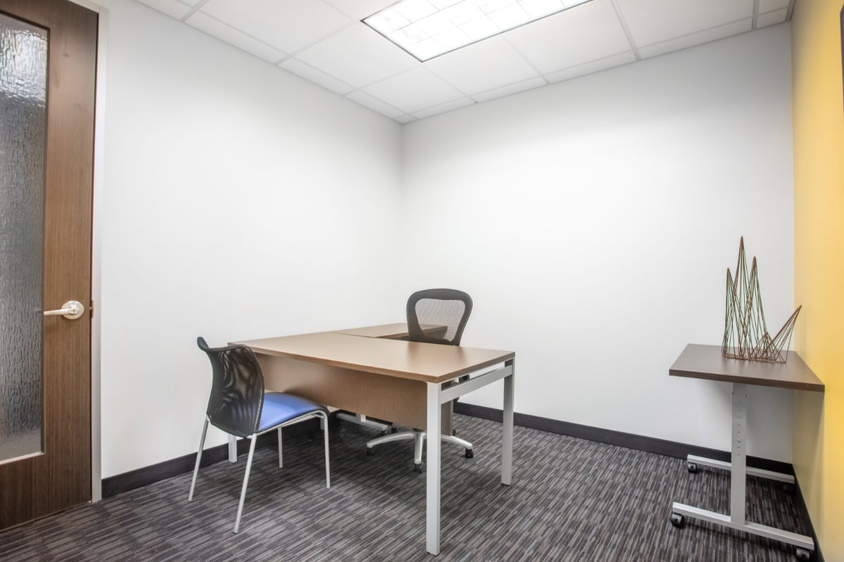 picture Professional office space in Regus Enco Terminal (EnTer) on fully flexible terms - 1/5